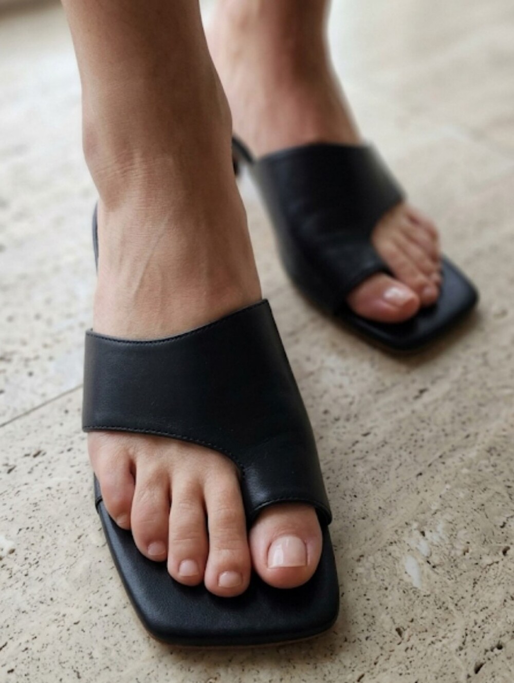 womens solid flat sole sandals open toe flip flops -black Size 41 USA10
